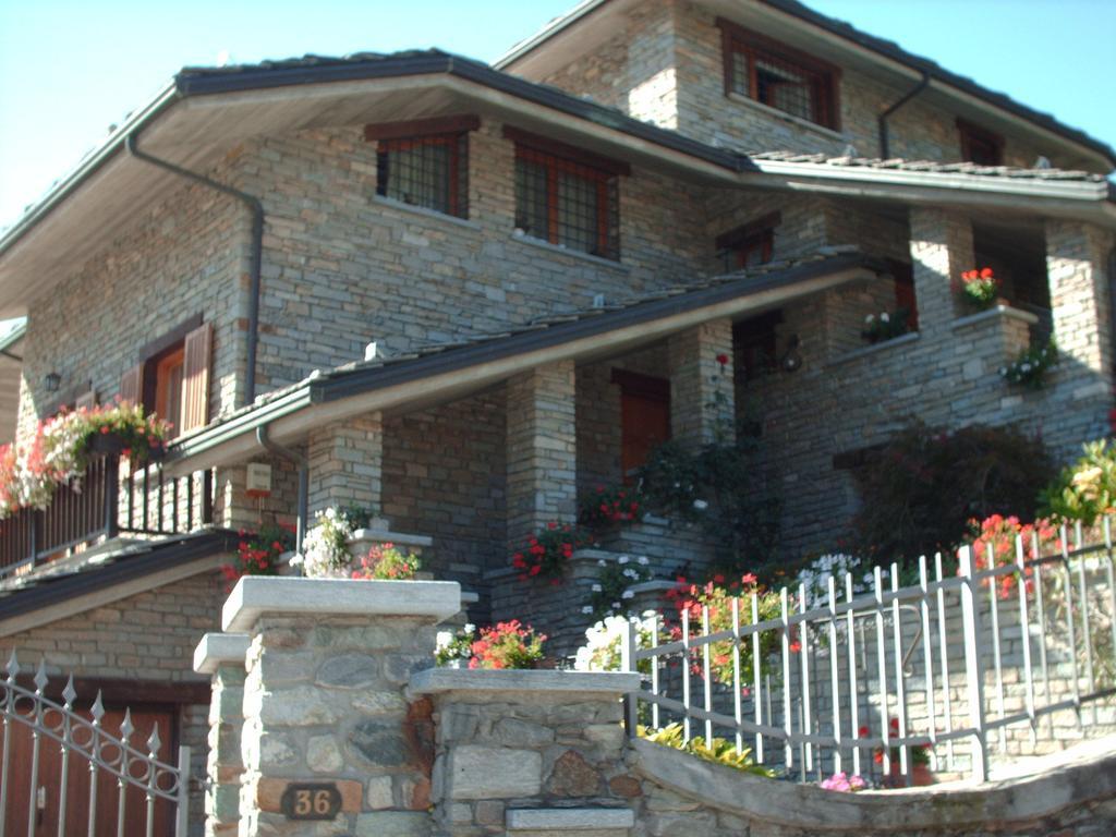 B&B Les Fleurs Gignod Exterior photo