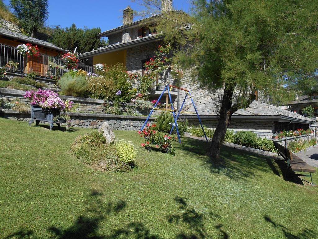 B&B Les Fleurs Gignod Exterior photo