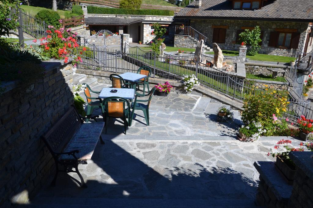 B&B Les Fleurs Gignod Exterior photo