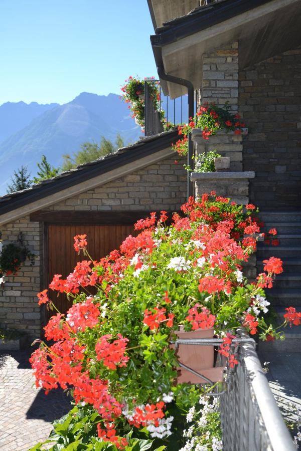 B&B Les Fleurs Gignod Room photo